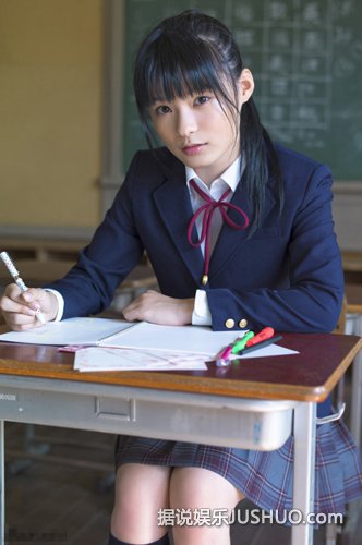 星名美津纪制服诱惑 教室脱衣险走光