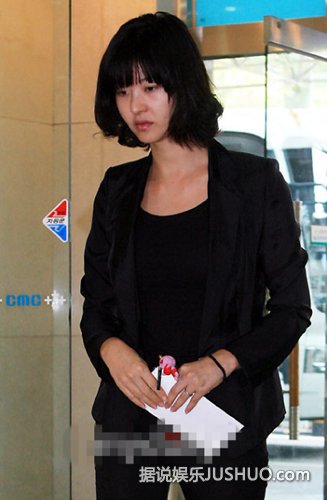 韩国女演员拍戏裸胸喂奶 近景特写未打马赛克