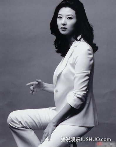 韩国女演员拍戏裸胸喂奶 近景特写未打马赛克