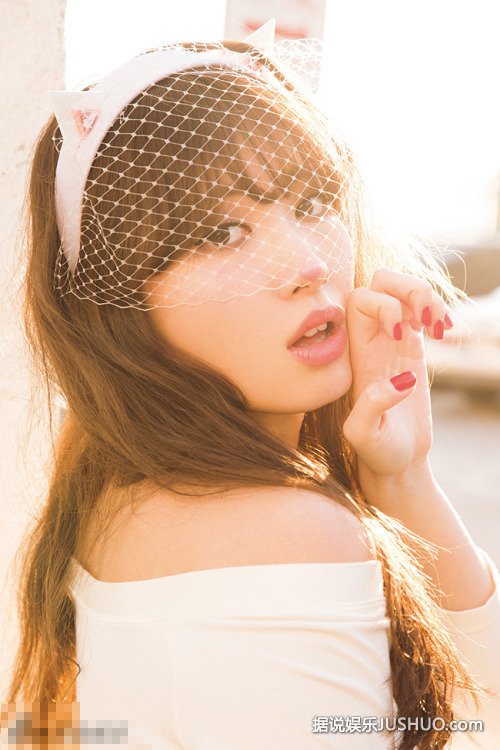 AKB小嶋阳菜尺度全开 展露性感美臀 AKB小嶋阳菜尺度全开 展露性感美臀