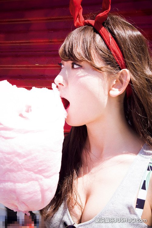 AKB小嶋阳菜尺度全开 展露性感美臀 AKB小嶋阳菜尺度全开 展露性感美臀