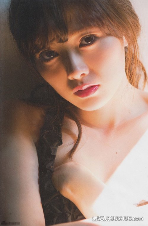 白石麻衣魅影写真 表情诱惑露背秀乳沟 白石麻衣魅影写真 表情诱惑露背秀乳沟