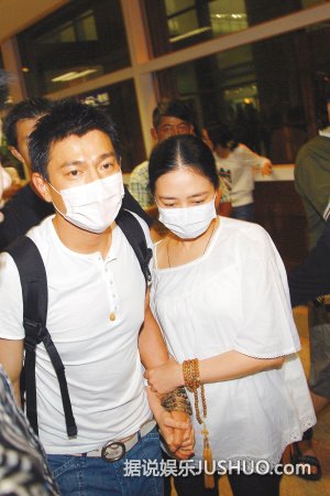 钟汉良神秘爱人曝光 盘点那些爱娶粉丝的明星