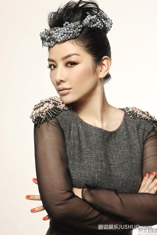 黄奕出轨遭前夫补刀 揭黄奕成长往事：曾认香港干爹