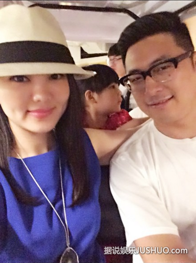 李湘昔日屌丝囧照遭曝光 画面“香艳”火辣不忍直视