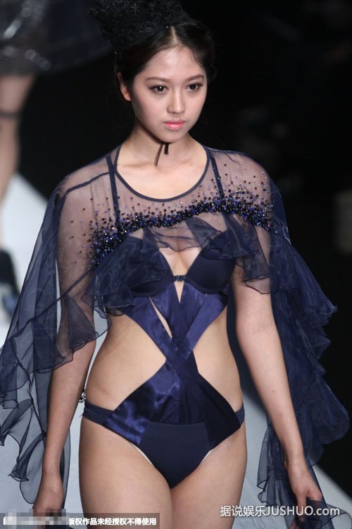 中国内衣设计大赛 模特捆绑诱惑难挡 中国内衣设计大赛 模特捆绑诱惑难挡