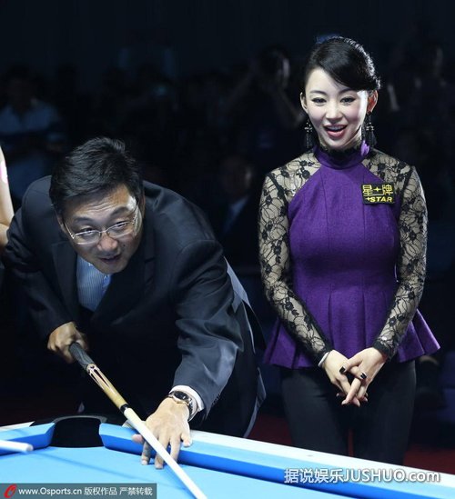 “九球天后”潘晓婷性感亮相开幕式 镂空蕾丝装遭偷瞄