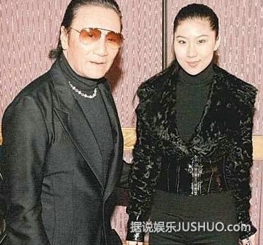 揭秘谭咏麟婚姻内幕：二女共侍一夫