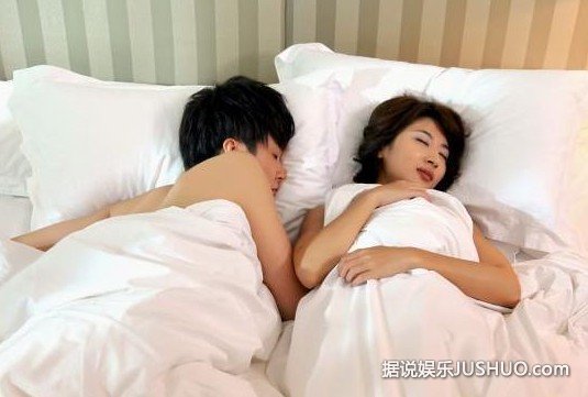 杜淳《新水浒传》亲吻香足 盘点热剧中的激情肉搏 杜淳《新水浒传》亲吻香足 盘点热剧中的激情肉搏