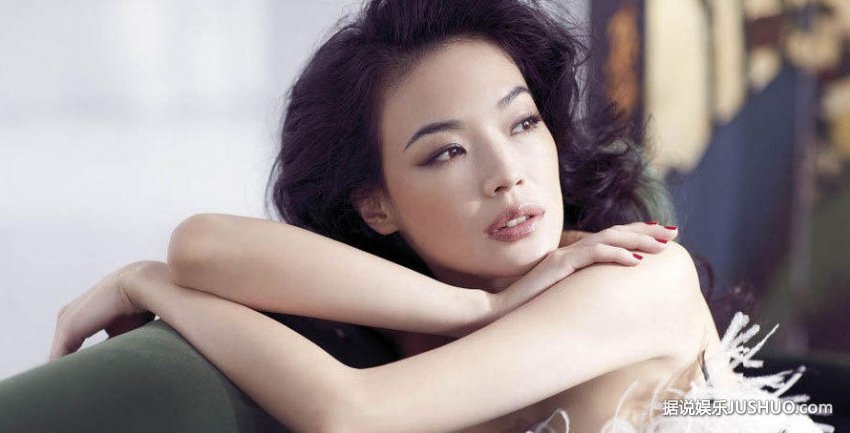 舒淇登杂志封面性感开胸 风情万种羽毛遮不住