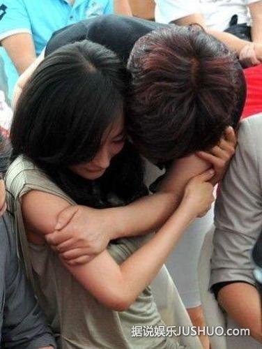 范冰冰王菲杨幂张柏芝 趁乱惨遭摸胸强吻的女星