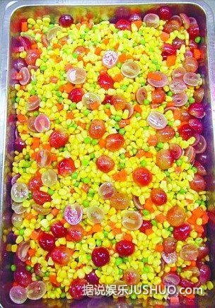 高校食堂现神菜西瓜炒肉 盘点舌尖上的黑暗料理