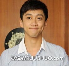 女模李蕙钧穿低胸装搭地铁 撞脸陈汉典