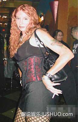 韩医生28年助320人变性 揭最美变性人