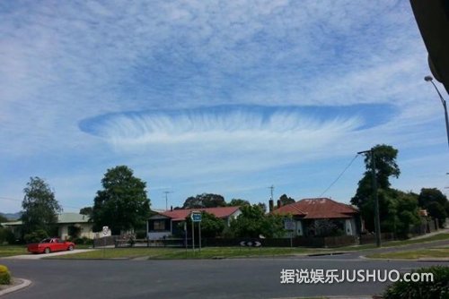 维多利亚东部天空出现罕见巨型雨幡洞云 维多利亚东部天空出现罕见巨型雨幡洞云