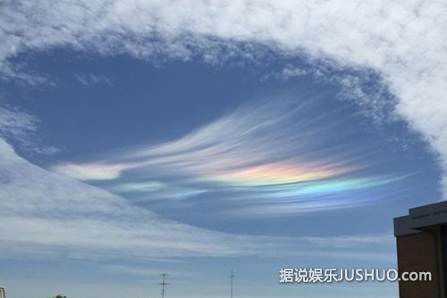 维多利亚东部天空出现罕见巨型雨幡洞云 维多利亚东部天空出现罕见巨型雨幡洞云