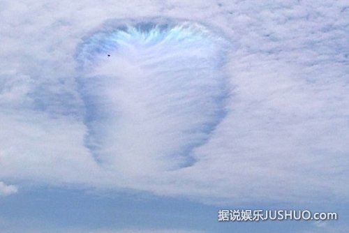 维多利亚东部天空出现罕见巨型雨幡洞云 维多利亚东部天空出现罕见巨型雨幡洞云