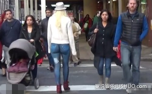 胆真大！女模赤裸下体彩绘牛仔裤 外出竟无人发现