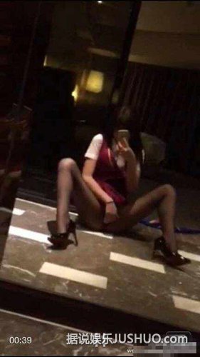 深航艳照门：空姐不雅艳照曝光