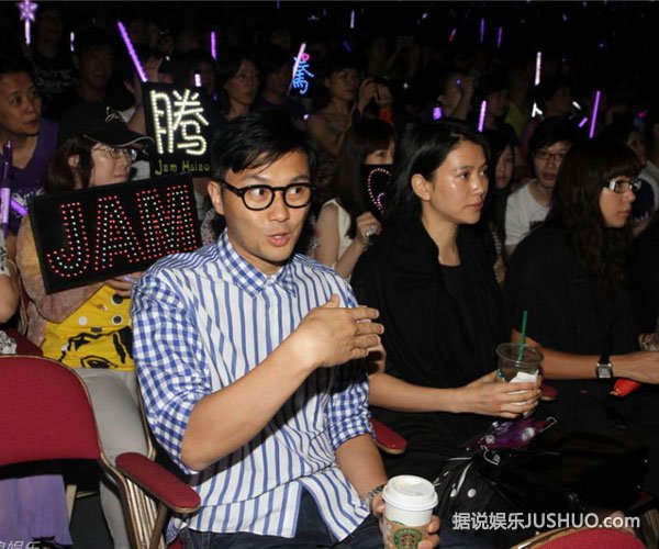 袁咏仪晒与宣萱照 网友误会萱萱出柜