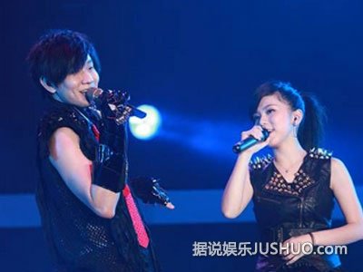 邓紫棋与林俊杰疑似在一起 揭底小天后情史 邓紫棋与林俊杰疑似在一起 揭底小天后情史