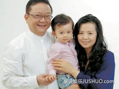 曝刘德华3岁女儿近照 那些老来得子的明星们 曝刘德华3岁女儿近照 那些老来得子的明星们