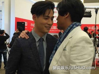 周渝民朱孝天合影曝光 朱孝天变身烤肉大叔