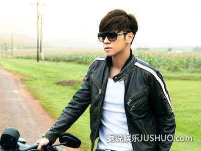 罗志祥晒童年青涩旧照 被赞为百分百纯天然 罗志祥晒童年青涩旧照 被赞为百分百纯天然