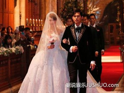昆凌父亲间接承认离婚 与第二任妻子办手续
