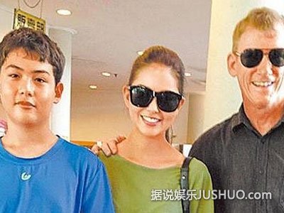 昆凌父亲间接承认离婚 与第二任妻子办手续