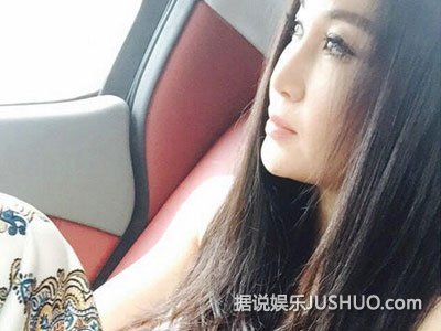 49岁温碧霞晒乘车照 娇艳动人被赞美人依旧