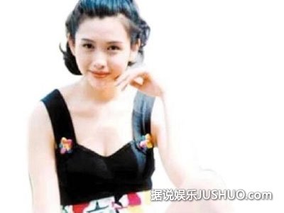 邱淑贞旧照再度疯传网络 吊带热裤性感娇俏