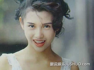 邱淑贞旧照再度疯传网络 吊带热裤性感娇俏