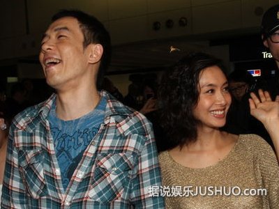 朱茵帮女儿挑礼物 曝周星驰分手曾痴等朱茵