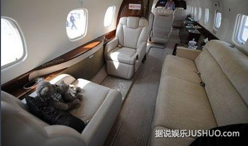 揭秘成龙价值2亿私人飞机