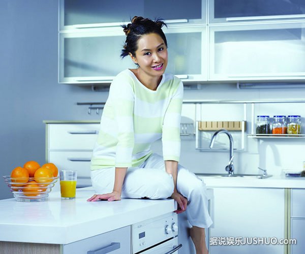 朱茵二胎后发福 回顾性感瞬间