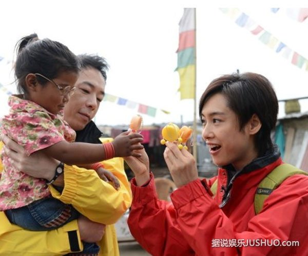 黄贯中辟谣 称朱茵没有怀孕