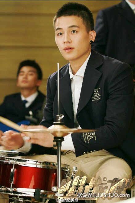 2014人气最旺的小鲜肉男明星 2014人气最旺的小鲜肉男明星