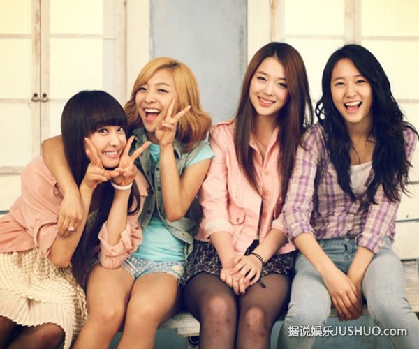 f(x)出道五周年 粉丝“守护你们到最后” f(x)出道五周年 粉丝“守护你们到最后”