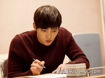 池昌旭治愈者爆红 自称治愈系男神