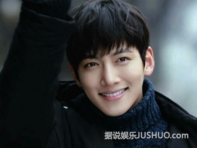 池昌旭治愈者爆红 自称治愈系男神