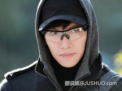 池昌旭治愈者爆红 自称治愈系男神