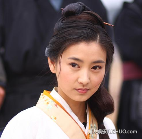 “眉庄小主”斓曦不介意姐弟恋