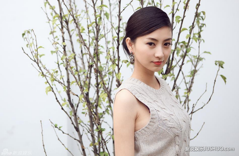 “眉庄小主”斓曦不介意姐弟恋