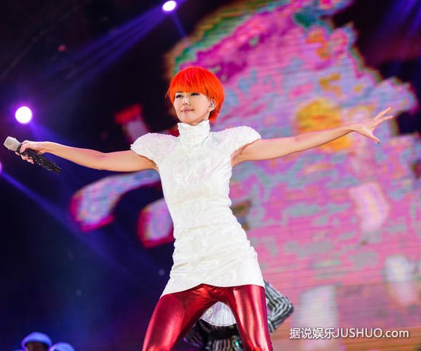 孙燕姿南京演唱会与乐迷星河中拥抱