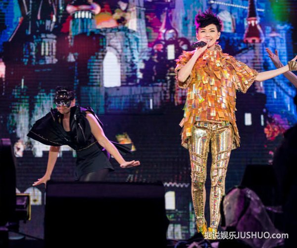 孙燕姿南京演唱会与乐迷星河中拥抱