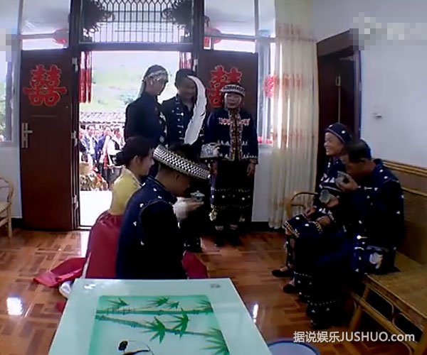 《明星到我家》秋瓷炫现场拜堂成亲