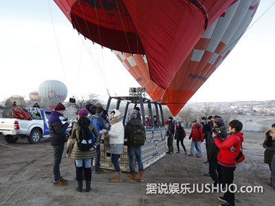 《花样姐姐》杨紫融入不了花样团 飙泪想家