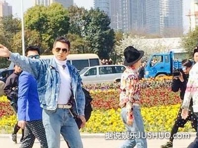 《跑男2》“大叔团”PK“鲜肉团”奔跑迎战