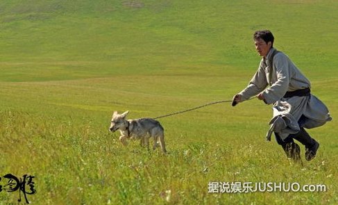 《狼图腾》冯绍峰与狼共舞8个月